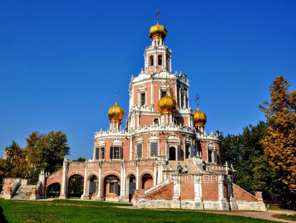 Церковь Покрова в Филях (1690–1694).