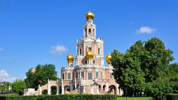 Церковь Покрова в Филях (1690–1694).