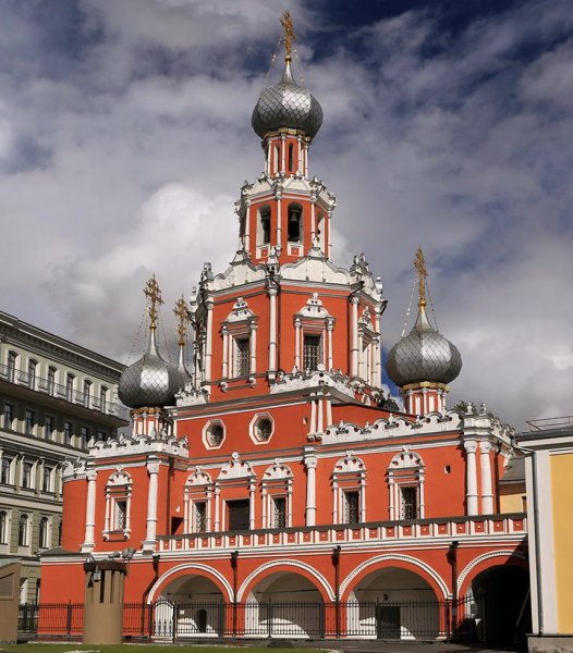 Церковь Покрова в Филях (1690–1694).