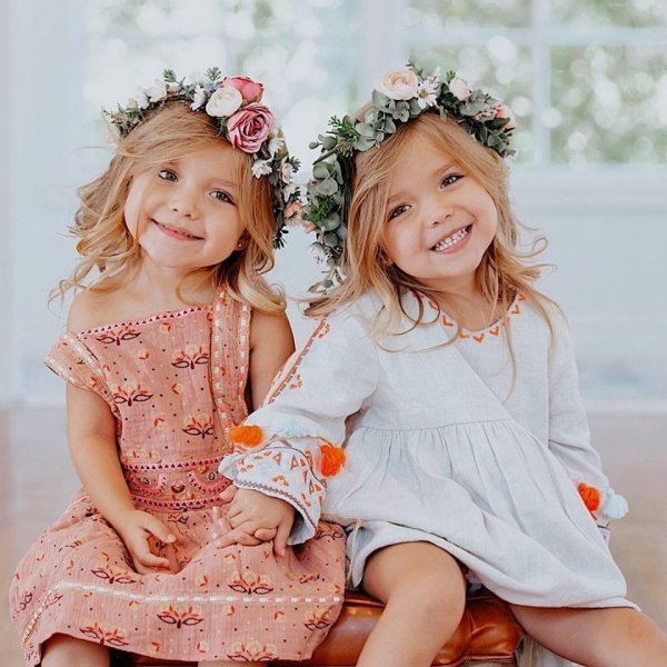 Двойняшки девочки