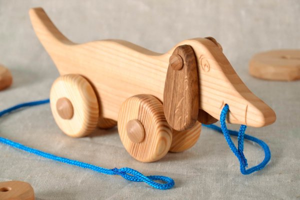 Детские игрушки из дерева