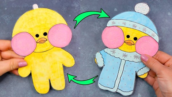 Плюшевая уточка с розовыми щечками
