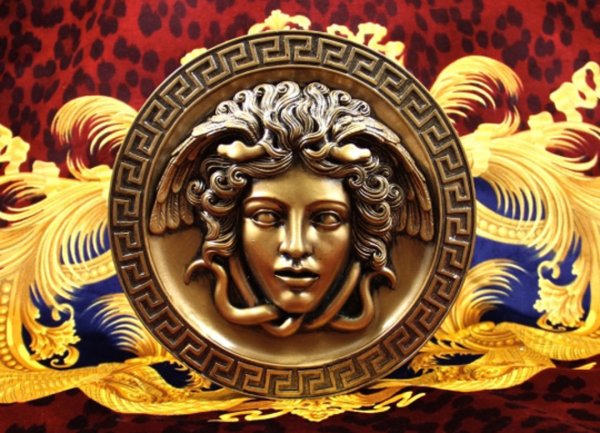 Знак Версаче Версаче