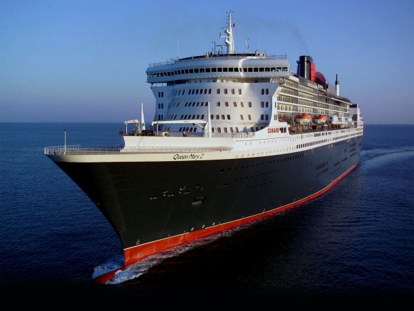 Океанский лайнер Queen Mary 2