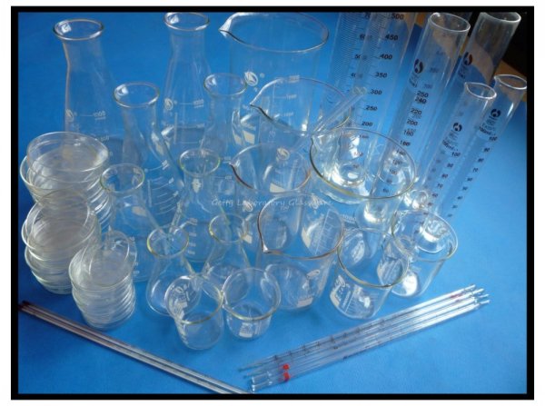 Набор лабораторной посуды (мерные цилиндры, стеклопластик, миски)