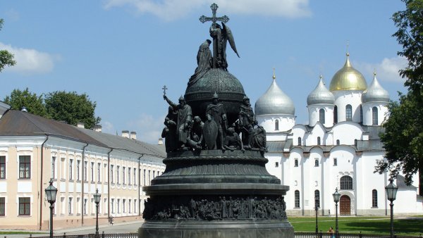 Михаил Микешин памятник тысячелетие России