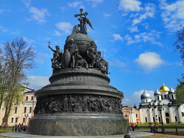 Памятник тысячелетие России Великий Новгород
