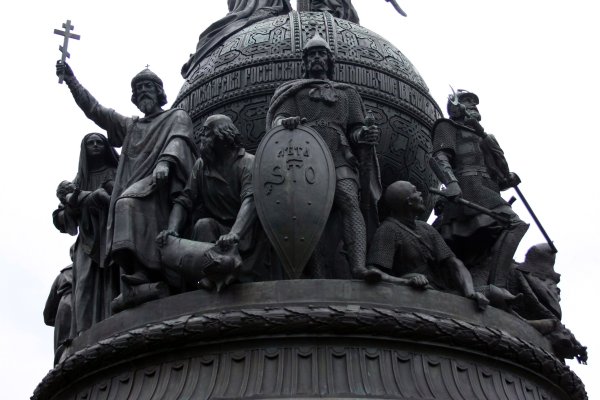 Владимир Мономах на памятнике тысячелетие России