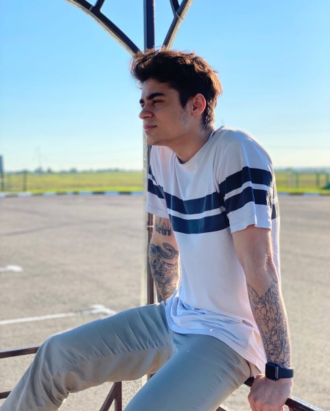 Эмиль блоггер