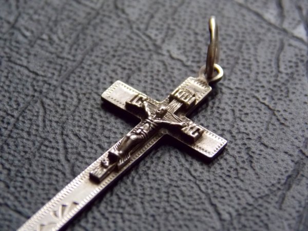 Простой крестик нательный