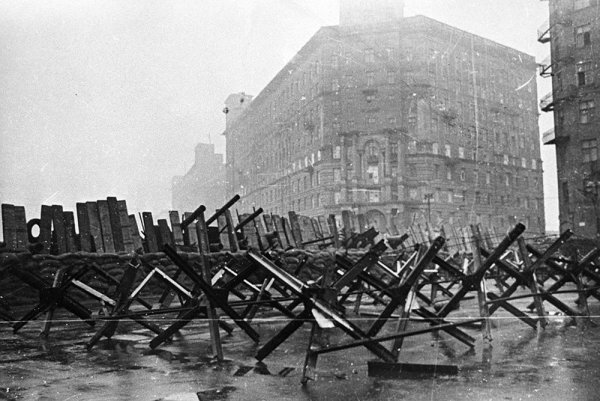 Противотанковые Ежи в Москве в 1941