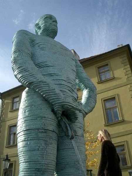 Скульптура Мириам Ленк, Берлин