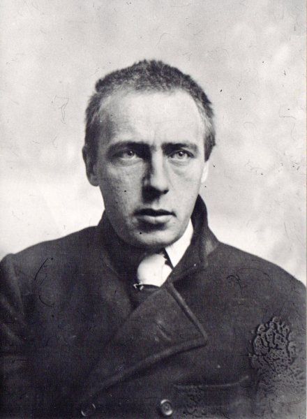 Велимир (Виктор Владимирович) Хлебников (1885 – 1922)