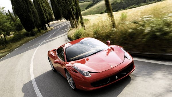 Автомобиль Ferrari 458 Italia