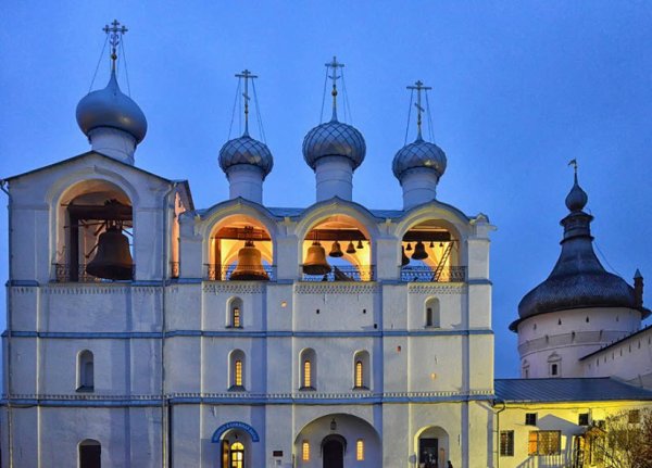Звонница Успенского собора Ростовского Кремля