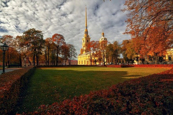 Петропавловская крепость осень