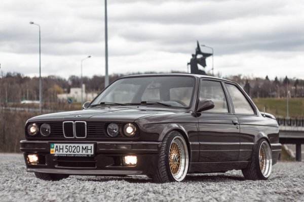 BMW e30 2.5