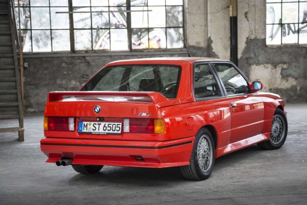BMW e30 m3 седан