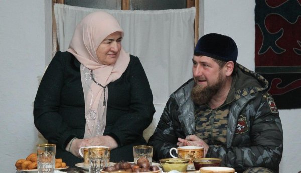 Аймани Несиевна и Медни Мусаевна