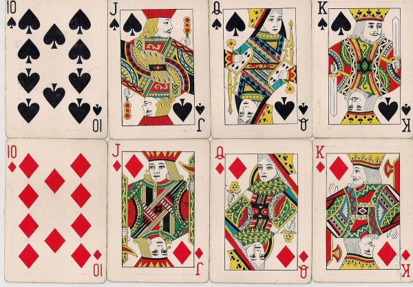 Поделка из колоды карт