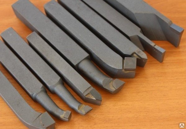 Резец расточнои ГЛУХИК отверстии 25х16х140 т5к10