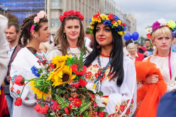 Украинцы в вышиванках