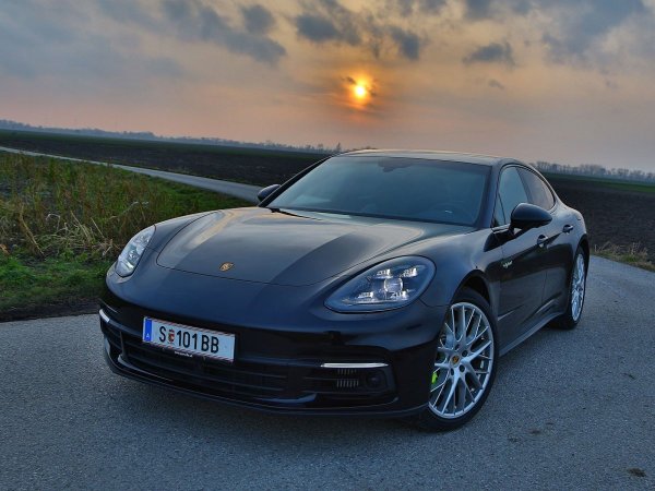 Porsche Panamera 4