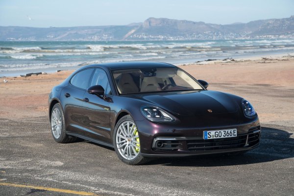 Porshe Panamera 4