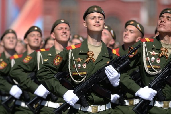 Солдаты на параде