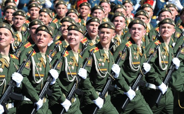 Солдаты на параде