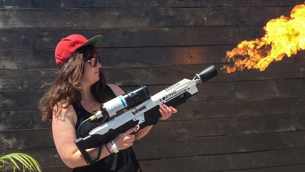 Илон Маск огнемет