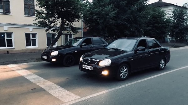 Приора 2 седан черная с ФСО
