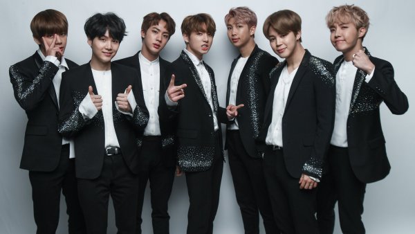 Группа ATEEZ 2021