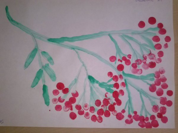 Веточка рябины для рисования пальчиками