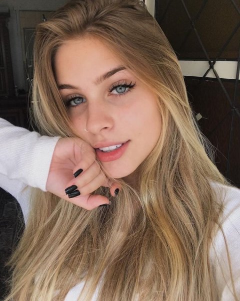 Элла Мейсон