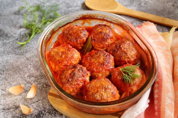 Тефтели с рисом с подливкой