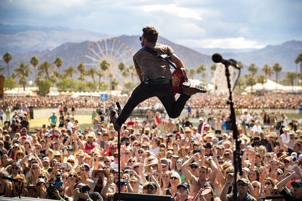 Фестиваль лето джаз фонтан