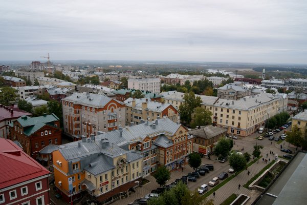 Киров ночь парк у цирка
