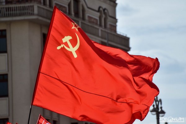 Флаг красный