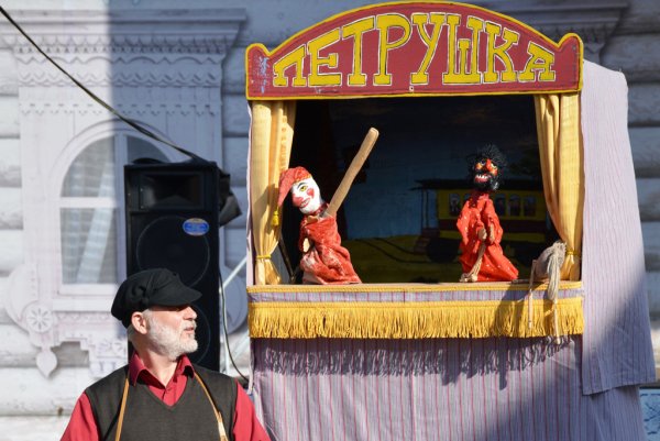 Театр 17 века в России петрушка