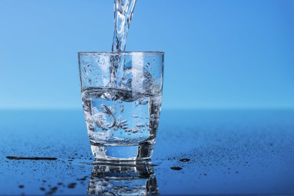 Стакан чистой воды
