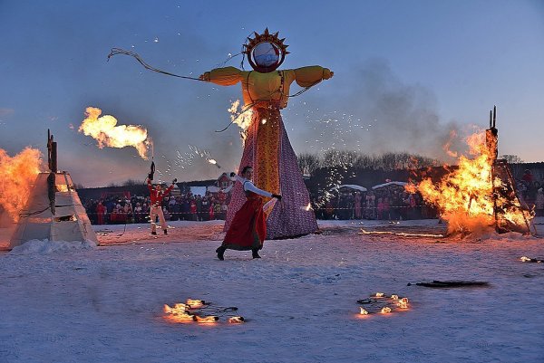 Сжигание чучела Масленицы Васнецов