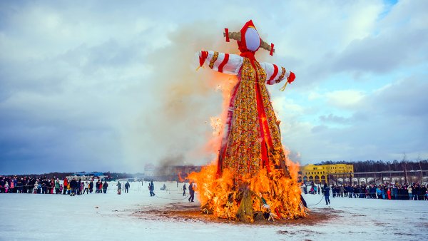 Сожжение чучела на Масленицу