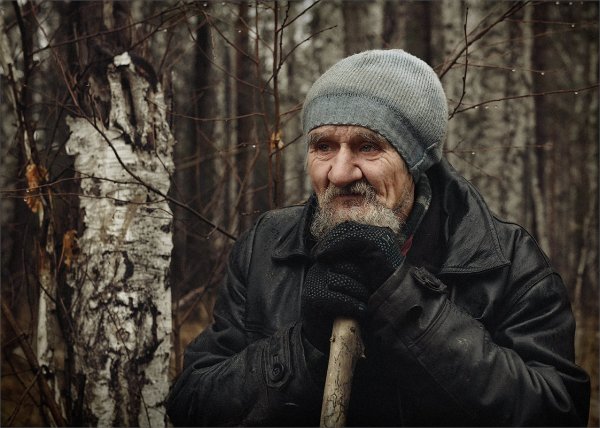 Старик в лесу