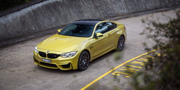 BMW m4 Золотая