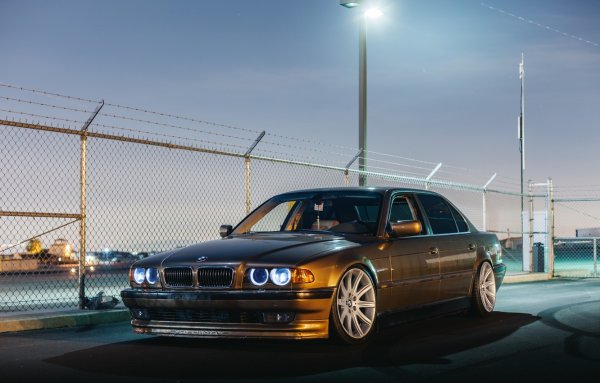 BMW 5 e38