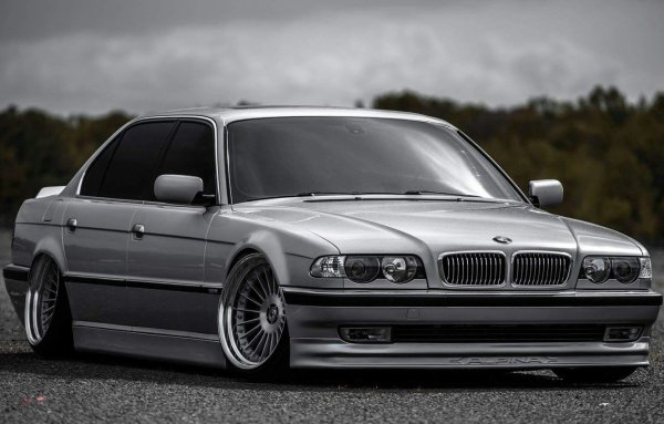BMW 750i е38