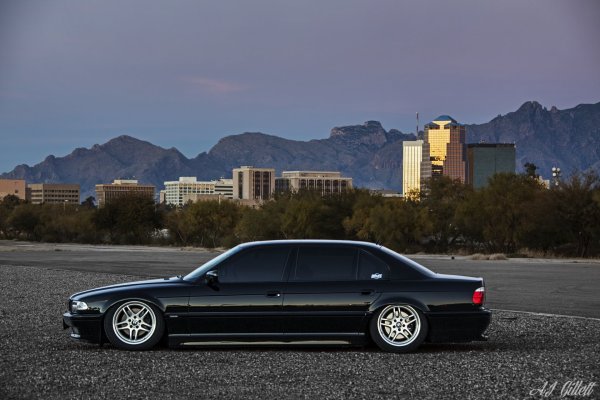 BMW e38 750il Black