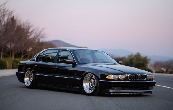 БМВ 740 I e38