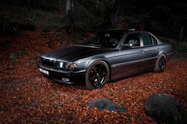 BMW e38 750i v12